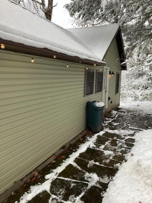 Peaceful Seasonal Wooded Cottage Close To Everything Tafton Exterior photo
