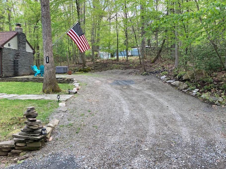 Peaceful Seasonal Wooded Cottage Close To Everything Tafton Exterior photo
